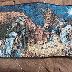 NWT Vintage Manual Woodworkers and Weavers brand “O Night Devine” table runner.